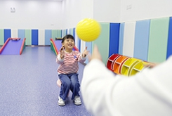 家庭親子感統(tǒng)訓(xùn)練游戲怎么做？