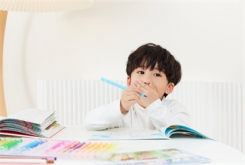 造成寶寶說(shuō)話吐字不清的原因竟然是這個(gè)