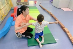 如何為孩子選擇一家感統(tǒng)訓(xùn)練機(jī)構(gòu)