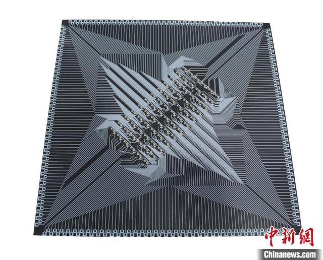 中國第三代自主超導量子芯片“悟空芯”正式發(fā)布(圖1)