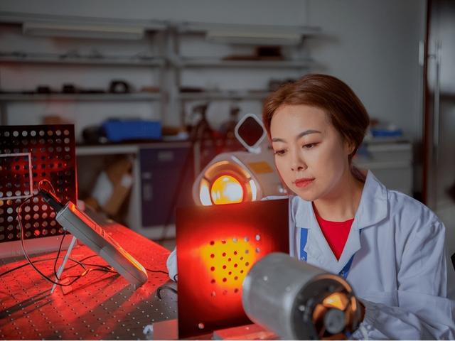 2024年，中美7月芯片出口額斷崖差距：美國154億，中國是多少？(圖9)