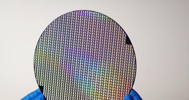 中國大舉“造芯”：7個月進(jìn)口1855億芯片設(shè)備，創(chuàng)新紀(jì)錄(圖7)