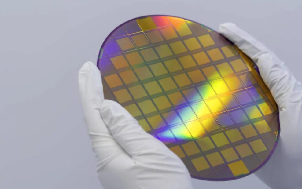 中國(guó)市場(chǎng)一夜“歸零”？英偉達(dá)黃仁勛發(fā)出警告，國(guó)產(chǎn)芯片廠商迎來(lái)轉(zhuǎn)機(jī)(圖3)