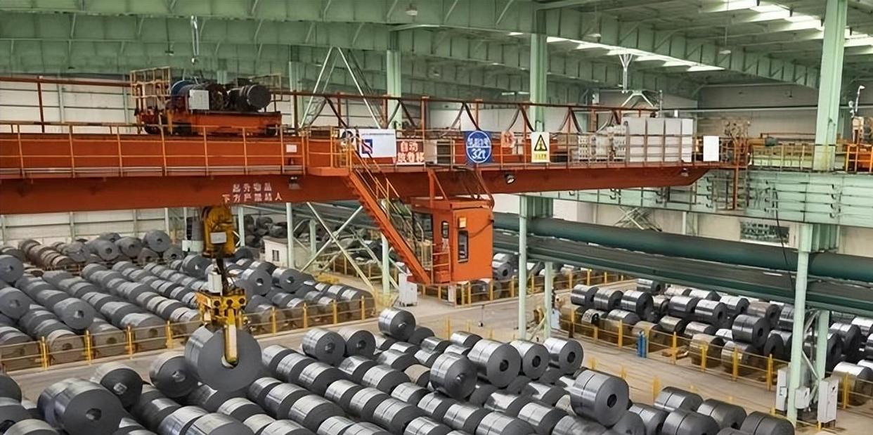 2025芯片大戰(zhàn)迎來分水嶺，中方警告全球“配合美國禁令就是違法”，美媒承認(rèn)中國超越時(shí)刻已到(圖2)